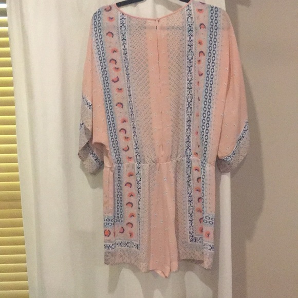 ⭐️2/$25⭐️BCBGMAXAZRIA Caiti Romper - Picture 6 of 9